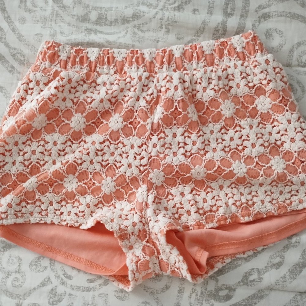 E&M Lace Peach shorts